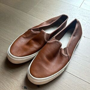 Very comfy slip on keds!